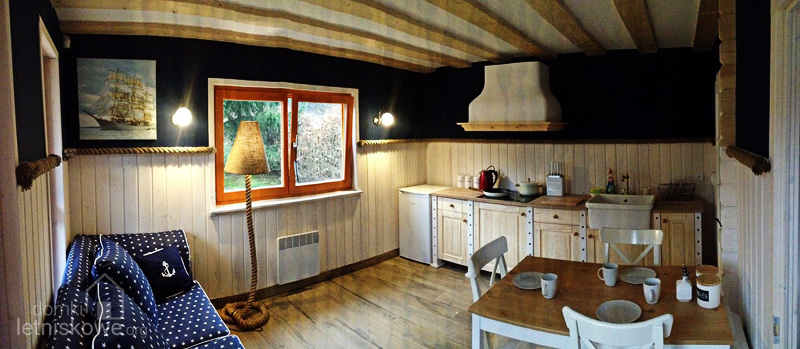 Wnętrze, pokój główny domku marynistycznego - domkiletniskowe.org